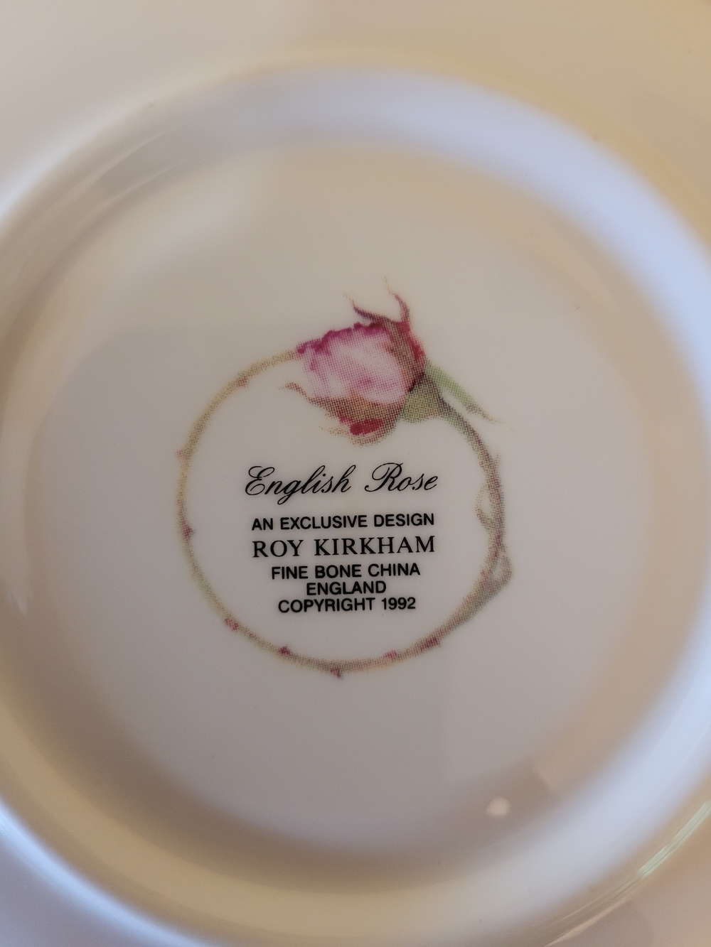 16 Oz English Rose Breakfast Tea Cup And Saucer By Roy Kirkham - Picture 4 of 4